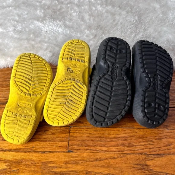 Kids Crocs Clogs Bundle Classic Yellow Lined Black Unisex Sz 12 - Picture 5 of 7